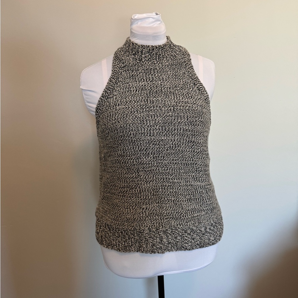 Women's Gray Sleeveless Sweater